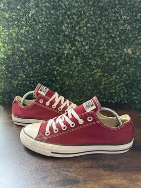 Converse All Star Chuck Taylor Women 8 Shoes Canvas Low Top Ox Maroon Sneakers
